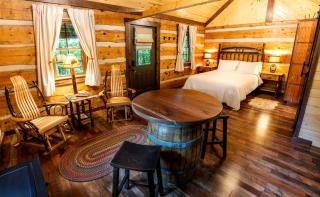 Rustic Wooden Cabin with Hot-tub in Riverton, West Virginia - 6