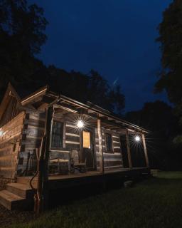 Rustic Wooden Cabin with Hot-tub in Riverton, West Virginia - 1