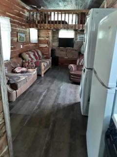 Lofted Cabin with Hot-Tub and Countryside Views in Marshall, Arkansas - 9