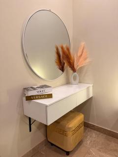 Modern 1 bed Apartment Ready-to-Move Bahria Lahore - Lahore - 8