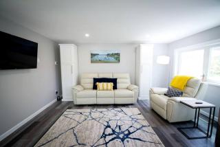 Lake Cabin Ideal for Outdoor Adventures in Maine - 9