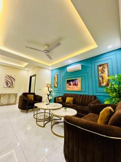 Soundproof 2 Bed apartment in Lahore Zameen Opal - 8