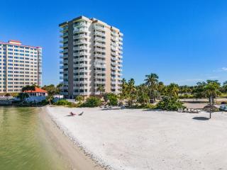 Coastal Bliss with Gulfside Charm - Your Perfect FMB Escape Awaits! - Beach Haven - 3