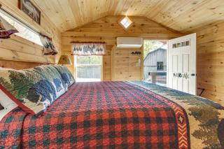 6 Mi to Great Smoky Mtns Cozy Retreat in Cosby! - 4