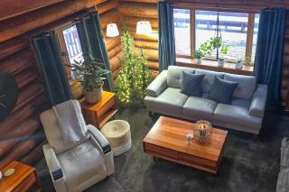 Explore Fairbanks! Authentic Log Cabin with Views - 4