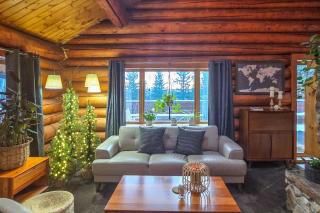 Explore Fairbanks! Authentic Log Cabin with Views - 5