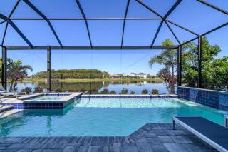Elegant 3BR waterfront pool home A Dream Come True - 0