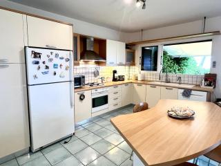 Sea View Family Beach House - 4