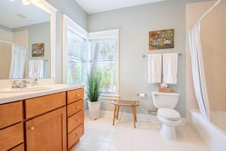 Magnolia Bay 8582 - 4