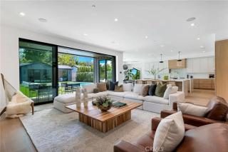 Studio City Luxury 6BR Home with Pool and Theatre - 9