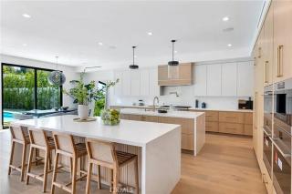 Studio City Luxury 6BR Home with Pool and Theatre - 5