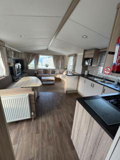 Luxury Seafront 3 Bedroom Caravan - 1