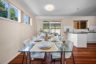 Chic Vibes Oasis Pool and Patio Comfort for Groups - 7