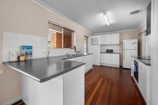 Chic Vibes Oasis Pool and Patio Comfort for Groups - 5