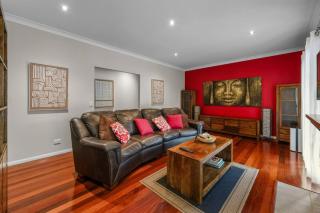 Zen-Inspired Hinoki Bath, Tatami and Washitsu Room - 9