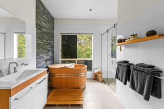 Zen-Inspired Hinoki Bath, Tatami and Washitsu Room - 3