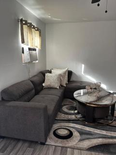 1 Bedroom Private Yard Fully Equipped - 9