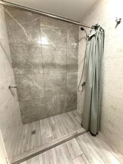 Lujoso amplio y luminoso depto con 3 hab 2 banos - 4