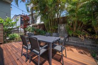 Urban Luxe Retreat 3-Level Stylish Home near CBD - 6