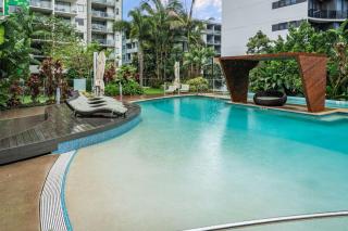 Modern Luxe Urban Comfort in Central Green Heart - 6