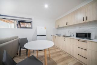 Newly Renovated Modern 2BR Self-Contained Unit - 0