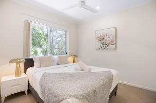 Affordable Cosy Retreat with Balcony, AC, and Parking - 9