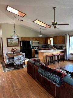 Charming Cabin on Golf Course with Fireplace & Resort Perks in Hedgesville, West Virginia - Baxter - 6