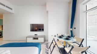 Vacationer Holiday Homes I Premium Studio I Pool & Gym Access I Near Miracle Garden I Opalz Tower 2 - 7
