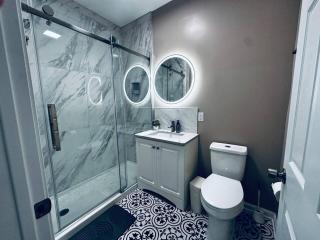 Riverview Walk to Falls Newly Renovated 6 BDRMS - 3