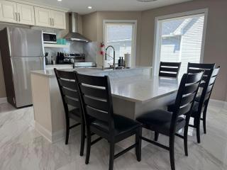 Riverview Walk to Falls 2BDRM Renovated 1st floor - 7