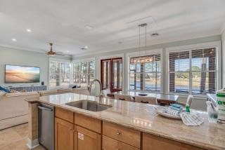 Magnolia Bay 8598 - 2