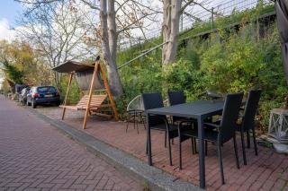 Houseboat with private guesthouse "The Waterhouse" - 1