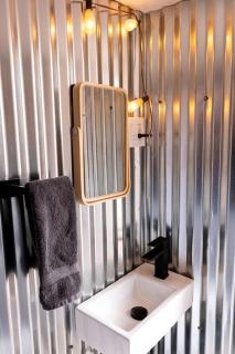 Luxurious Cave for a Romantic Retreat near Arches National Park in Moab, Utah - 7