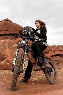 Luxurious Cave for a Romantic Retreat near Arches National Park in Moab, Utah - 6