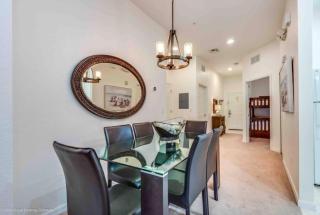 Bahama Flower Retreat, 10 min to Disney - 4