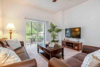 Bahama Flower Retreat, 10 min to Disney - 1