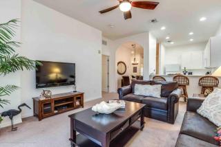 Bahama Flower Retreat, 10 min to Disney - 2