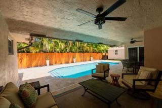 Poolside Miami Paradise with BBQ & Outdoor Lounge - 3