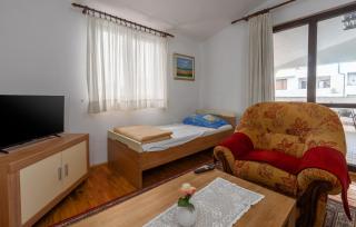 Cozy Apartment In Porec - 2