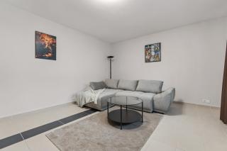 Modern 1BR Retreat Coffee & Peace - 3