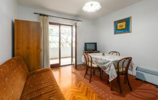 Beautiful Apartment In Porec With Wifi - 3