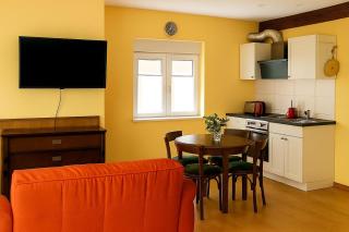 Mc Garry Apartments and Garden - 6