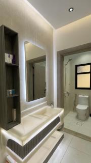 استديو دخول ذاتي وشاشة 75 بوصة - 6