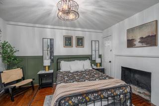 Cozy & Historic garden level Downtown apt - 8