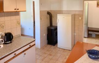 Amazing Apartment In Banjol With Wifi - Banjol - 1