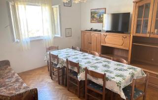Amazing Apartment In Banjol With Wifi - 8