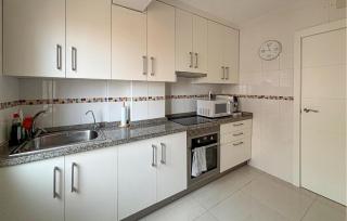 Beautiful Apartment In Torrevieja - 3