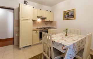 1 Bedroom Amazing Apartment In Porec - 9