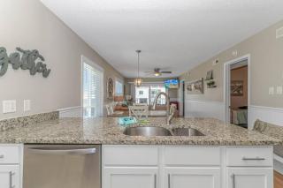 Surfside Twins 2 Condos, One Amazing Stay! - 2