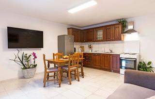 2 Bedroom Stunning Apartment In Bale - 8